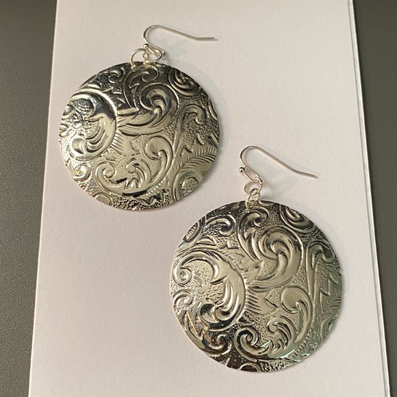 Large Scroll Design Disc Silver Tone Pierced Earrings - Picture 1 of 3